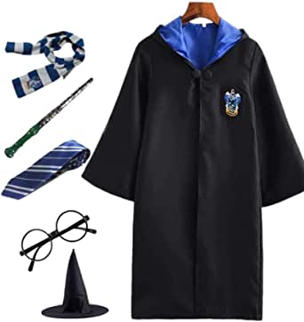 Kostium Harry Potter niebieski rozmiar uniwersalny. Przebranie zawiera: szatę, kapelusz, okulary, krawat, rożdżkę, szalik.